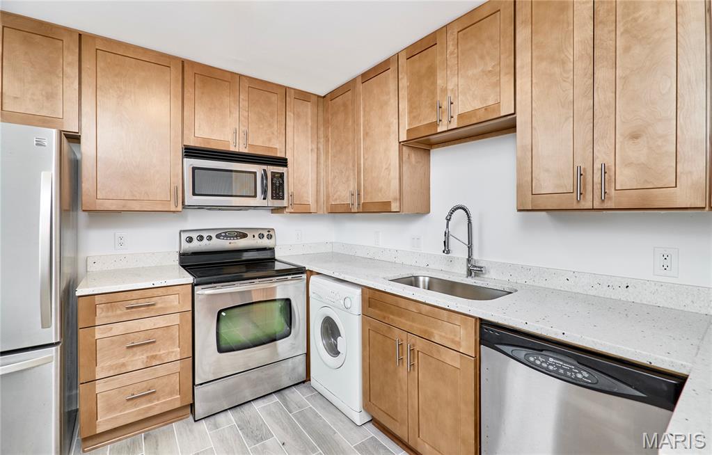 Pershing Ave Condo - Residential