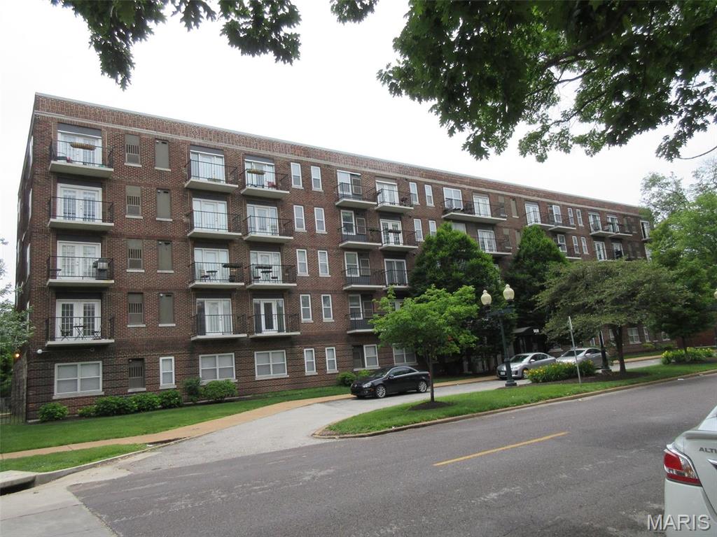 Pershing Ave Condo - Residential