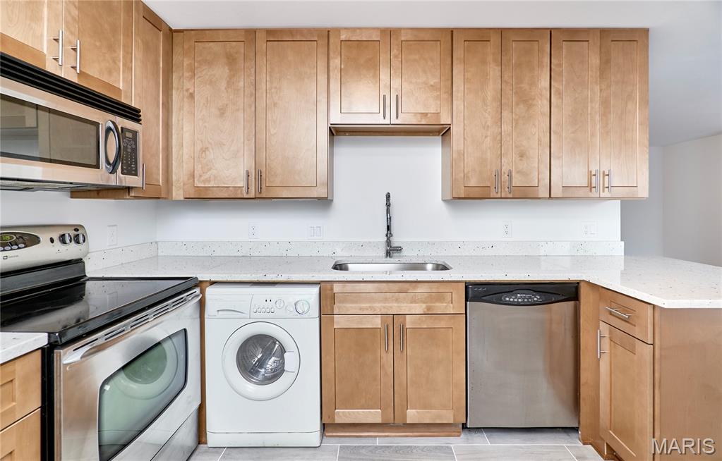 Pershing Ave Condo - Residential