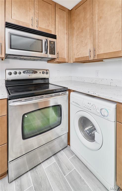 Pershing Ave Condo - Residential