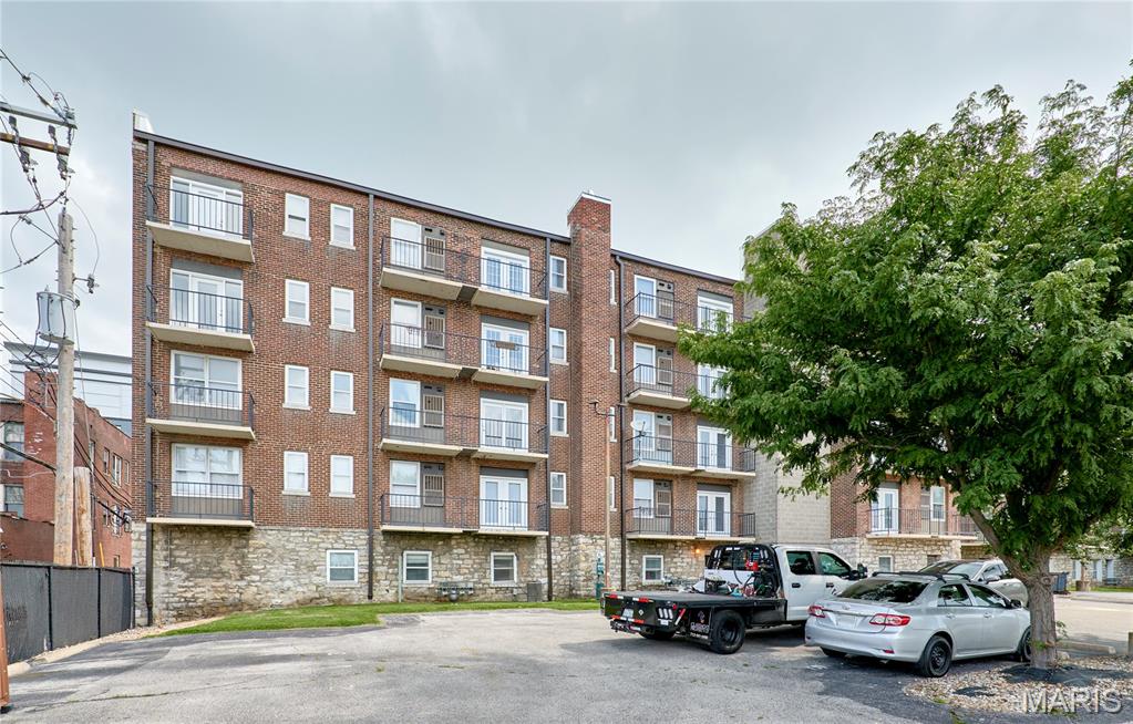 Pershing Ave Condo - Residential