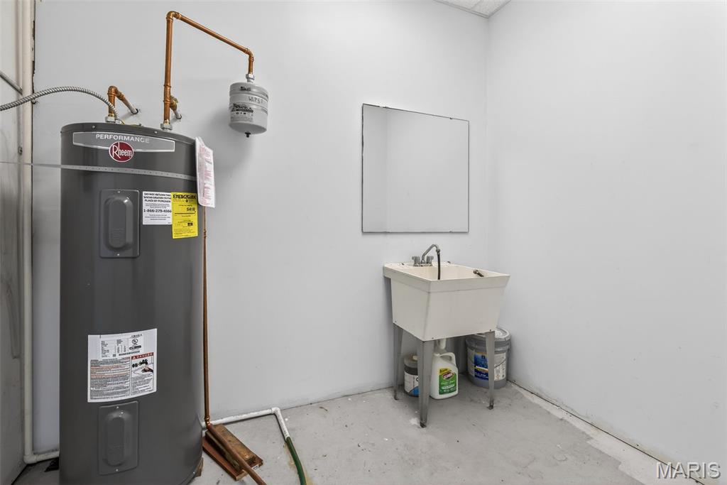 C F C Dev 1 - Commercial Lease