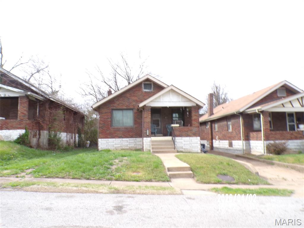 BANK OWNED PROPERTY BEING SOLD IN "AS IS" CONDITION . SELLER TO MAKE NO REPAIRS NOR PROVIDE ANY WARRANTIES AS TO THE CONDITION OF THIS PROPERTY. THIS PROPERTY IS OCCUPIED AND CANNOT BE SHOWN AND THERE'S NO TRESPASSING ON THIS PROPERTY. AUCTION INFORMATION WILL BE ADDED WHEN IT COMES AVAILABLE.