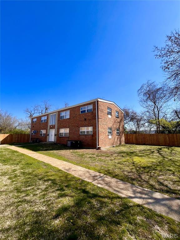 Discover a remarkable living opportunity at 4235 Tholozan AVE B, STLS MO 63116. This attractive apartment, built in 1961, is presented in great condition, offering a thoughtfully designed space ready for your personal touch. This inviting apartment offers two comfortable bedrooms, providing ample private space. The property includes one well-appointed bathroom, designed for everyday convenience. To truly appreciate the appeal of this apartment, schedule your private viewing today.