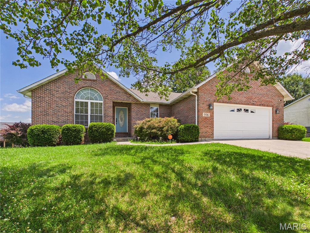 Welcome to this well maintained traditional ranch home located in Fairfield Estates. This home offers attractive curb appeal with brick frontage, mature landscaping, and an attached two car garage.

Inside, the main level features a comfortable layout. The living room is spacious with a large floor to ceiling arch window for natural lighting. The kitchen features a breakfast bar and stainless steel appliances. There are 3 bedrooms with one being your very own primary suite. Additionally there is main level laundry and one other full bathroom.

The finished walkout basement adds exceptional additional living space with a large family room, spacious 4th bedroom, massive full bathroom, and plenty of storage space. 

Lastly the back privacy-fenced yard has space to enjoy outdoor activities, pets, or entertaining. You don't want to miss the opportunity to see this home.