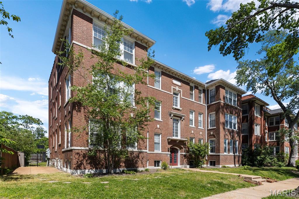 DeBaliviere Place West - Residential