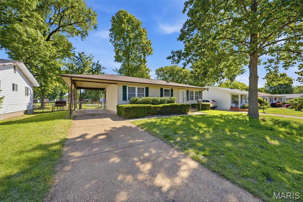 Charming Renovated 3 Bed / 1.5 Bath Home Backing Directly to a Park

Beautifully renovated 3-bedroom, 1.5-bath home featuring modern upgrades throughout! This move-in-ready property offers a fully remodeled kitchen with new appliances, updated bathrooms, gorgeous hardwood flooring, and new LVP flooring throughout the home.

The spacious layout includes a private half bath in the primary bedroom and a fully remodeled full bathroom in the main hallway. The basement features an additional finished room — perfect for a home office, gym, playroom, or guest space — along with freshly painted areas and plenty of storage rooms.

Major updates include:

Recently repaired roof in good condition
Central air and heat
Fully remodeled kitchen and bathrooms
New washer and dryer included
New appliances throughout
New LVP flooring throughout

One of the standout features of this property is the location — the home backs directly to a park! Step outside into the beautiful fenced-in backyard and enjoy direct access to ample green space, perfect for kids, pets, entertaining, or relaxing outdoors.

Located in a great neighborhood with convenient access to shopping, schools, and highways.

Inspections are welcome. Seller to make no repairs.