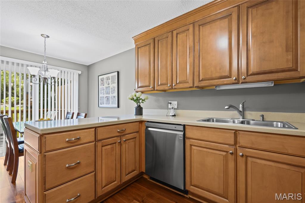 Treetop Condo - Residential