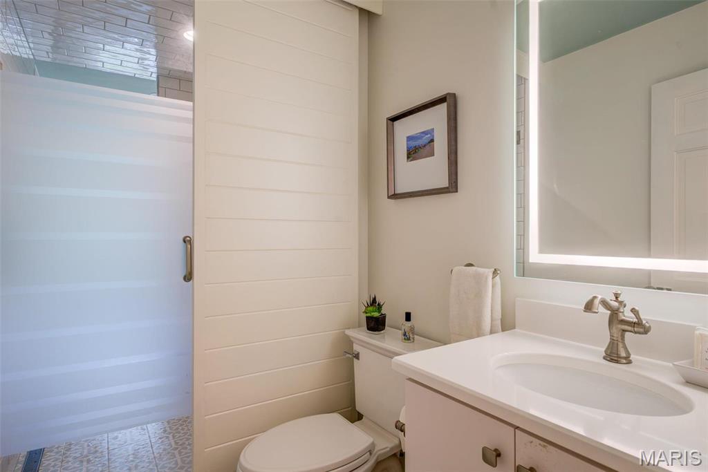 Surveys 152 & 668-45-3 Bdy Adj Aka - Residential
