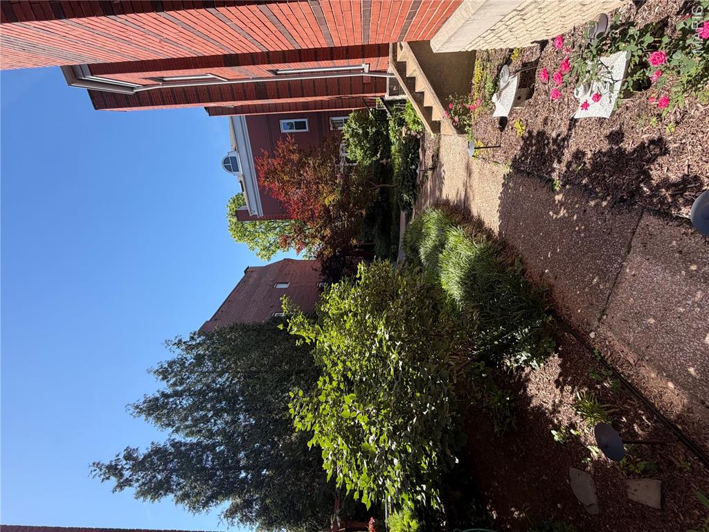 Lafayette Court - Residential