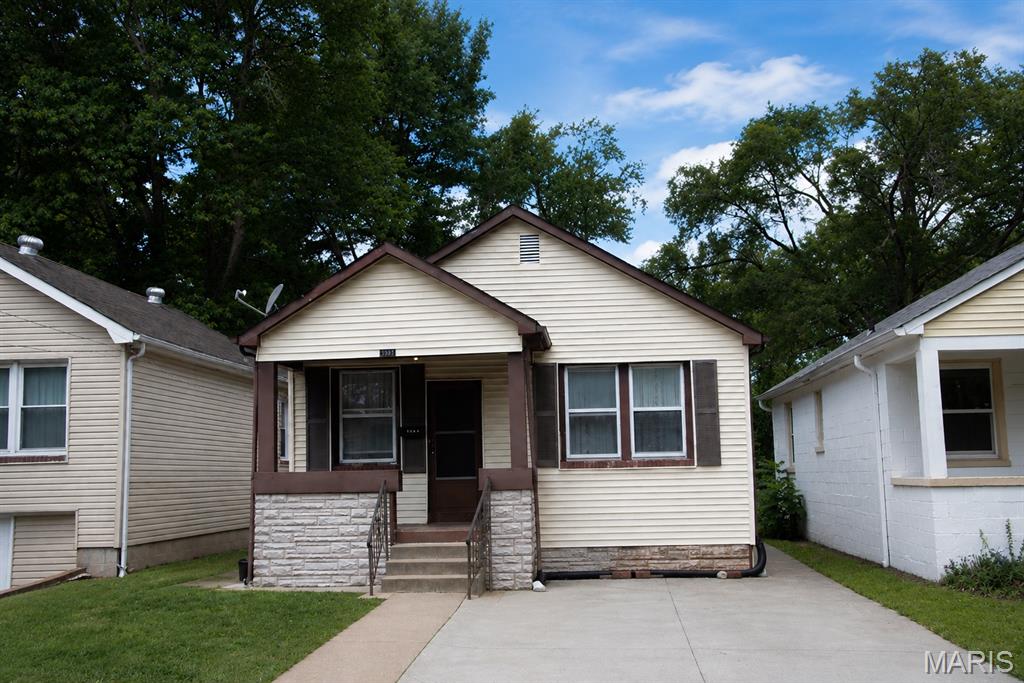 Take a look to this charming, well maintained house located minutes away from I-70 and 10 minutes from Clayton. Perfect for first time home buyers, investors or anyone looking to downsize without compromising on space or comfort. Seller installed NEW ROOF!

Currently used as a 1-bedroom, though tax records reflect 2. The dining room can easily be converted back into the second bedroom, giving the new owner the opportunity to unlock the home's full potential.

Spacious kitchen comes with appliances as-is, plenty of room to cook, gather, and make yourself at home.

Just off the kitchen area, a separate room offers the perfect setup for a home office, hobby room, or extra storage.

The full basement offers great potential, whether you need extra storage, a workshop, or for future projects. Step outside and you'll find a level yard with plenty space to create the outdoor  you've always wanted.

Seller is out of state. House sold as-is condition. Seller offers 1 YEAR OF HOME WARRANTY.
SEE AGENT ONLY REMARKS