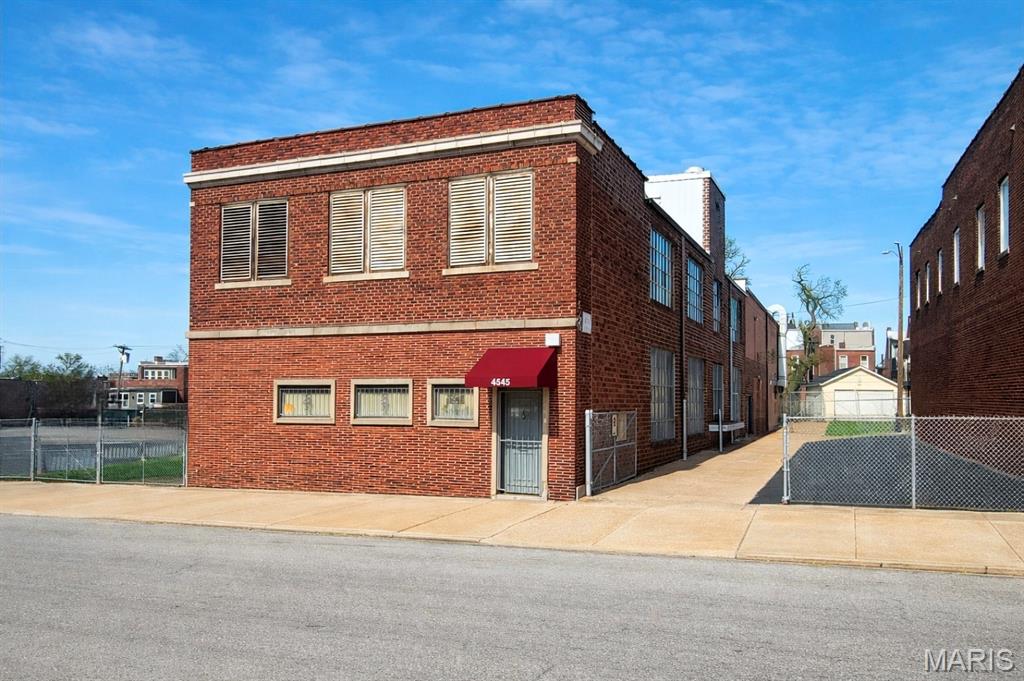Hortons Add - Commercial Sale