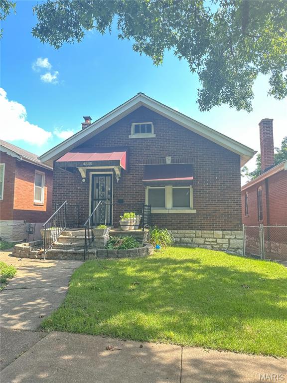 Adorable 2 bed 1 bath bungalow with great potential for investors. This home offers a functional layout, cozy living spaces, and convenient access to highways.

Tenant occupied. Please do not disturb tenant. Showings with accepted offer only.