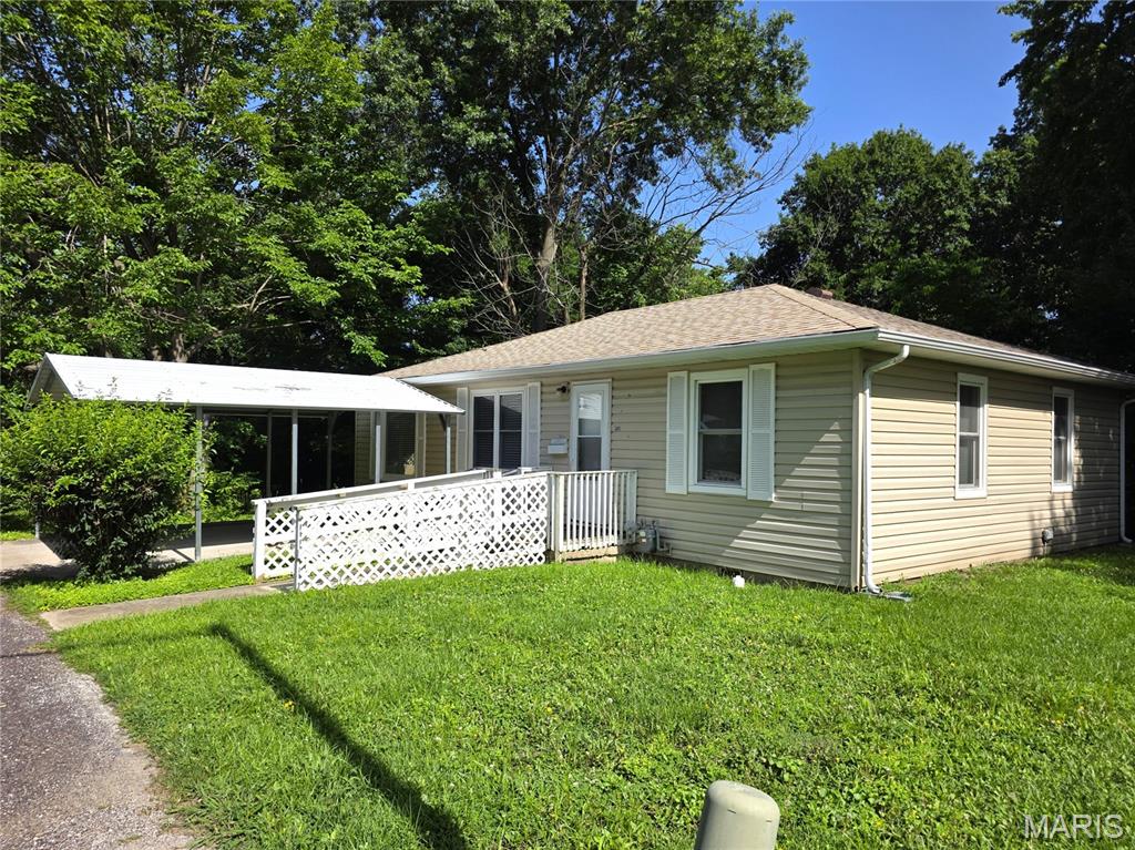 Updated 2bdrm/1bath home. Newer windows, HVAC, roof, gutters, siding and carport. Bedrooms have hardwood. Kitchen and large utility room have updated vinyl plank flooring. Located at the end of a quiet street and centrally located within walking distance of the Brick District or Westminster College.