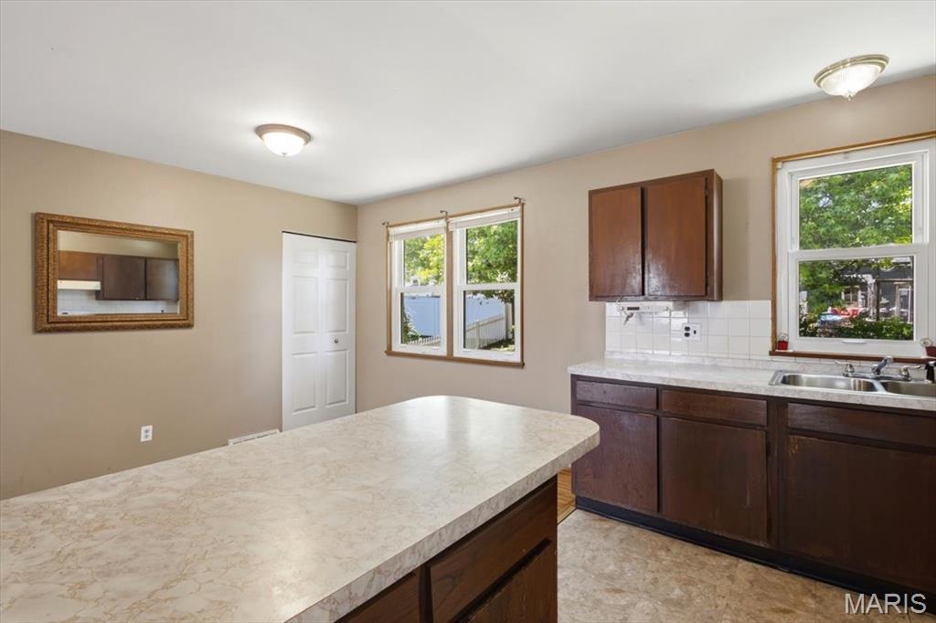 Teakwood Place 3 - Residential