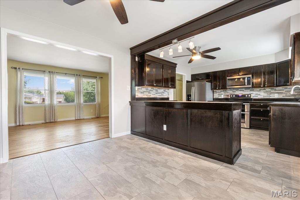 Elmwood Manor #7 - Residential