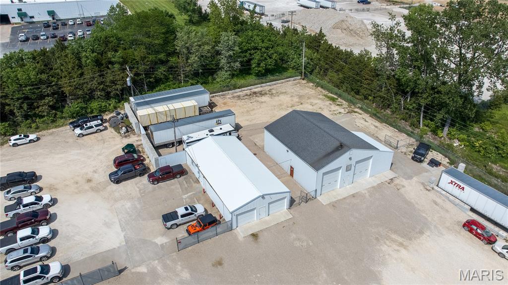 none - Commercial Lease