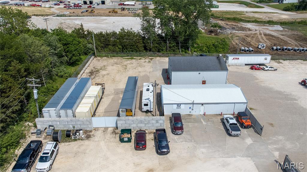 none - Commercial Lease