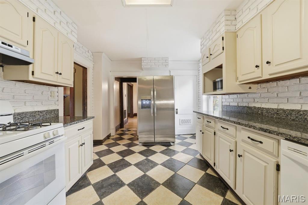 Muths McCausland Terrace - Residential