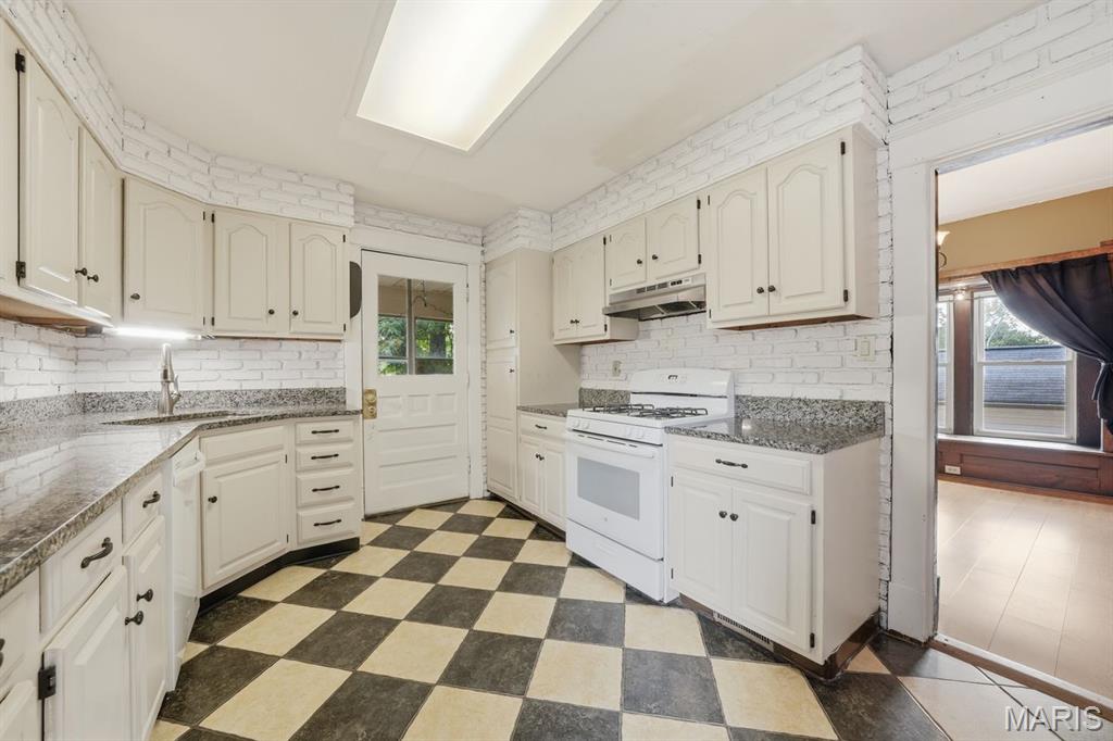 Muths McCausland Terrace - Residential