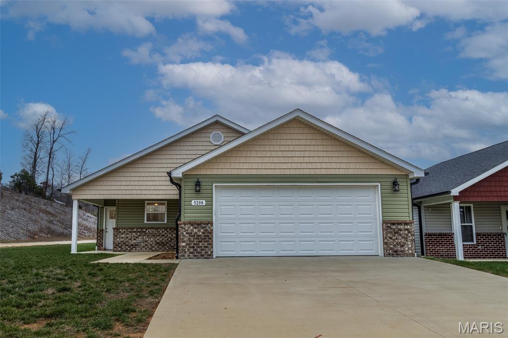 Well-maintained 2-bedroom, 2-bath home offering 1,272 square feet of comfortable, low-maintenance living in the desirable Hubble Cove 55+ community. The home features a bright and inviting layout with spacious living areas designed for both everyday comfort and easy entertaining. Thoughtfully maintained and move-in ready, this property provides a practical floor plan that maximizes space and functionality. Residents enjoy access to community amenities including a clubhouse, swimming pool, and pickleball courts—perfect for staying active and connecting with neighbors. Conveniently located in Jackson, this home offers a great opportunity to enjoy relaxed, low-maintenance living in a well-established community.