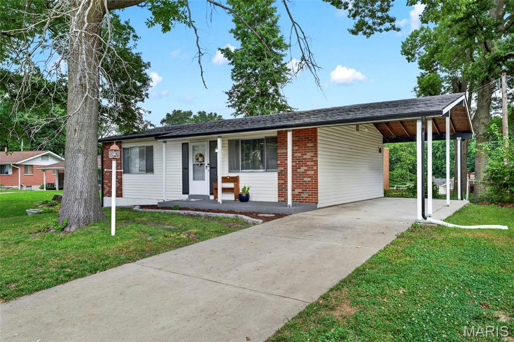 Sweet, Cozy, & Waiting for You in Maryland Heights!
Welcome home to 2692 McKelvey Road, a darling 2-bedroom, 1-bathroom ranch home that perfectly balances single-level comfort with incredible potential. Nestled under the shade of mature trees in the highly sought-after Pattonville School District, this lovely home offers a bright and functional main-floor layout just waiting for your personal touches. Keep your vehicle shielded year-round in the attached carport, and explore the massive, unfinished full basement with walk-out access, an incredible blank canvas for a future home gym, workshop, or extra storage.  
Perfect for anyone searching for an affordable home for sale in Maryland Heights, MO, this property places you right in a vibrant, convenient community near Maryland Heights Community Center and Aquaport. Enjoy being just minutes from beautiful neighborhood parks, local shopping, and popular dining, plus seamless highway access for an easy commute. Whether you are looking for your very first house, downsizing to easy ranch-style living, or searching for a stellar investment opportunity, this Maryland Heights treasure is ready to welcome you home. Schedule your tour.