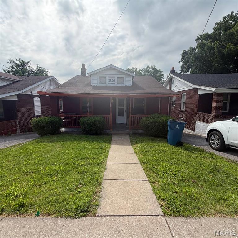 This 2 bedroom, 2 bath home was built in 1924, has newer laminate countertops, bathroom has had a face lift, furnace 1 year old and roof 4 years. Property currently is tenant occupied.