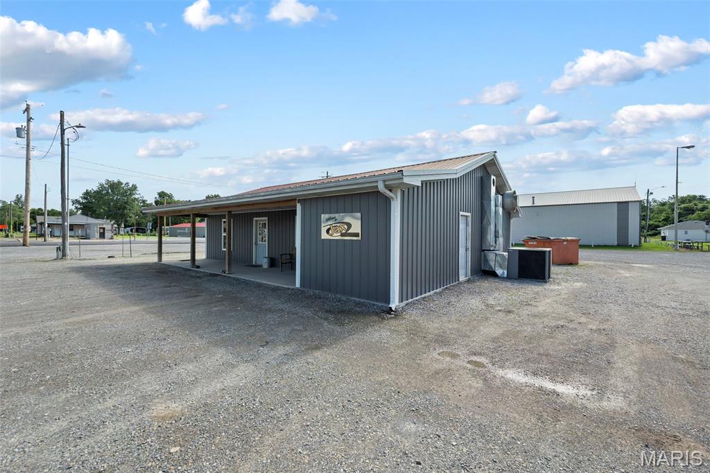 n/a - Commercial Sale