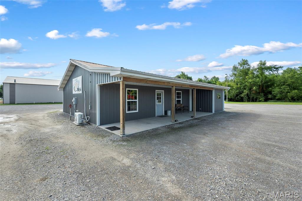 n/a - Commercial Sale
