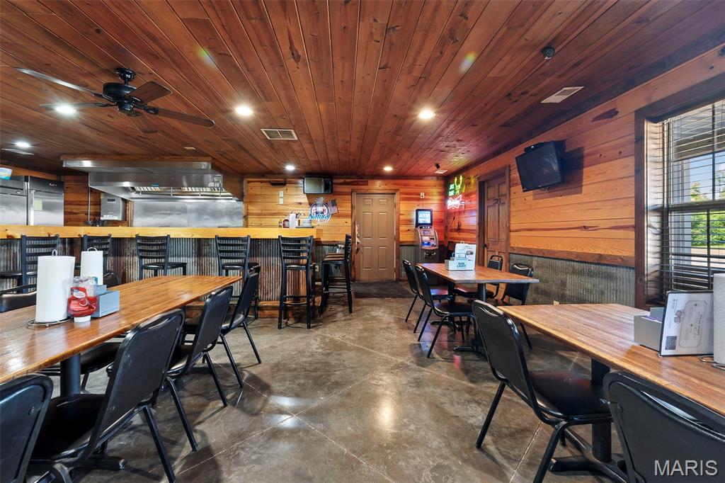 n/a - Commercial Sale