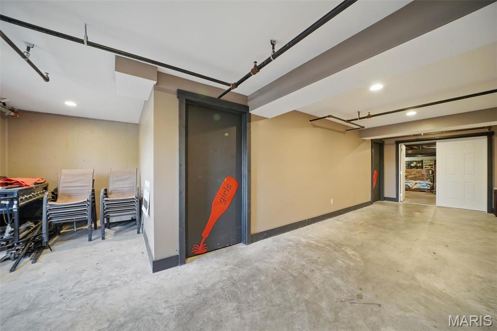 n/a - Commercial Sale