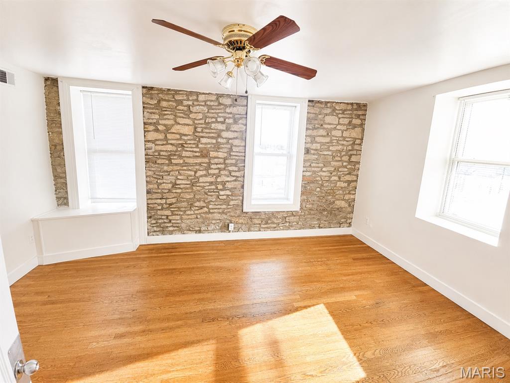 City of St. Louis - Commercial Sale