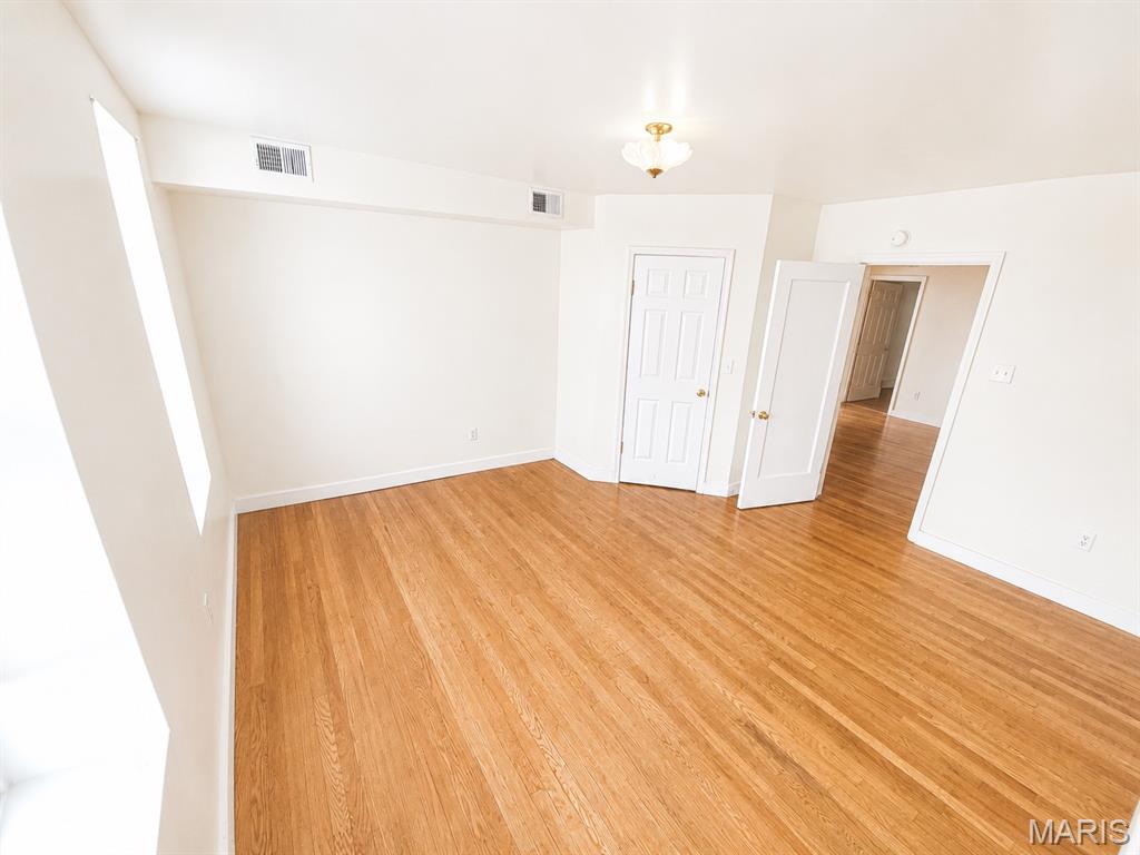 City of St. Louis - Commercial Sale