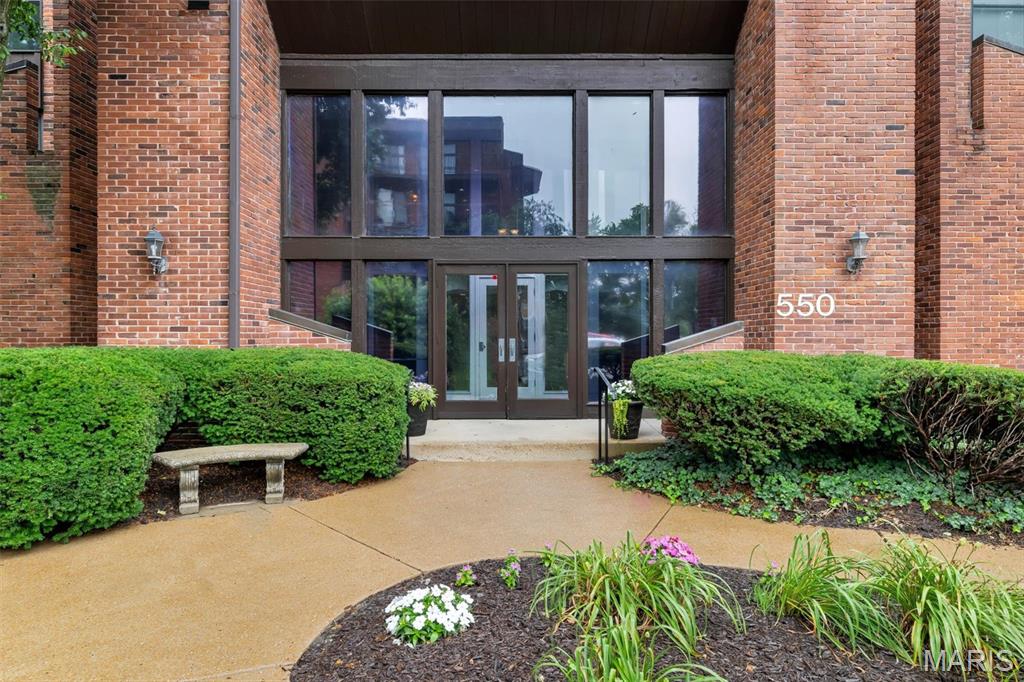 Coeur De Royale Condo Ph 2 1st - Residential