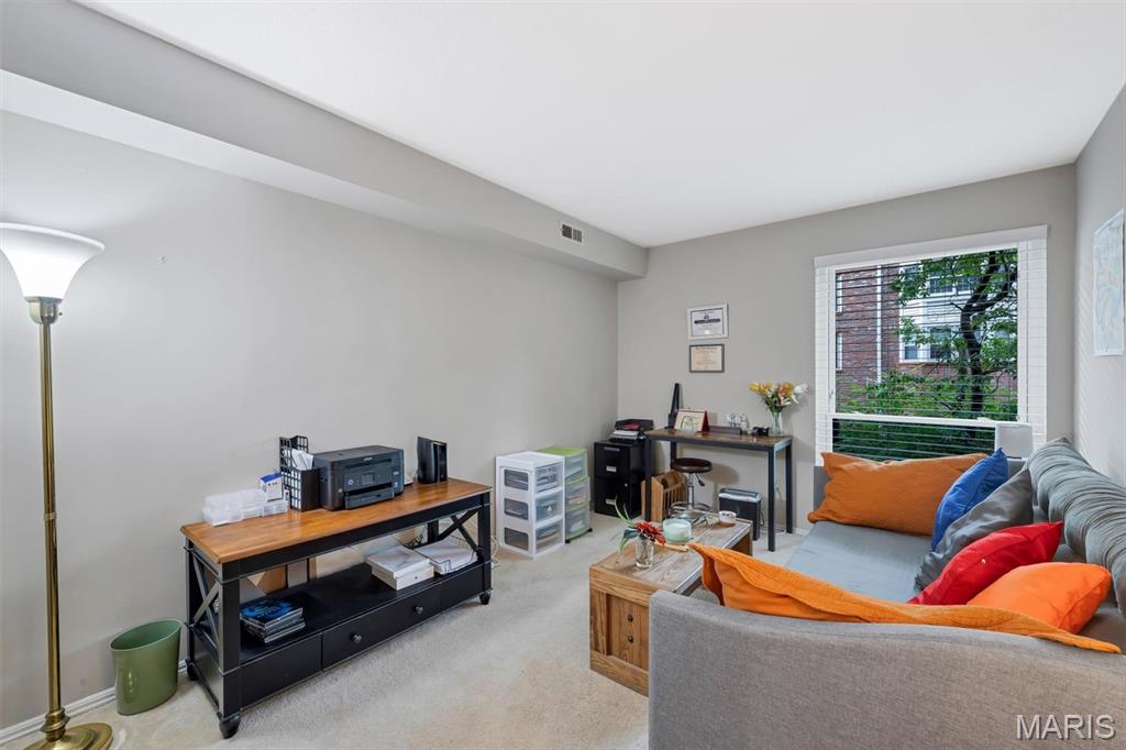 Coeur De Royale Condo Ph 2 1st - Residential