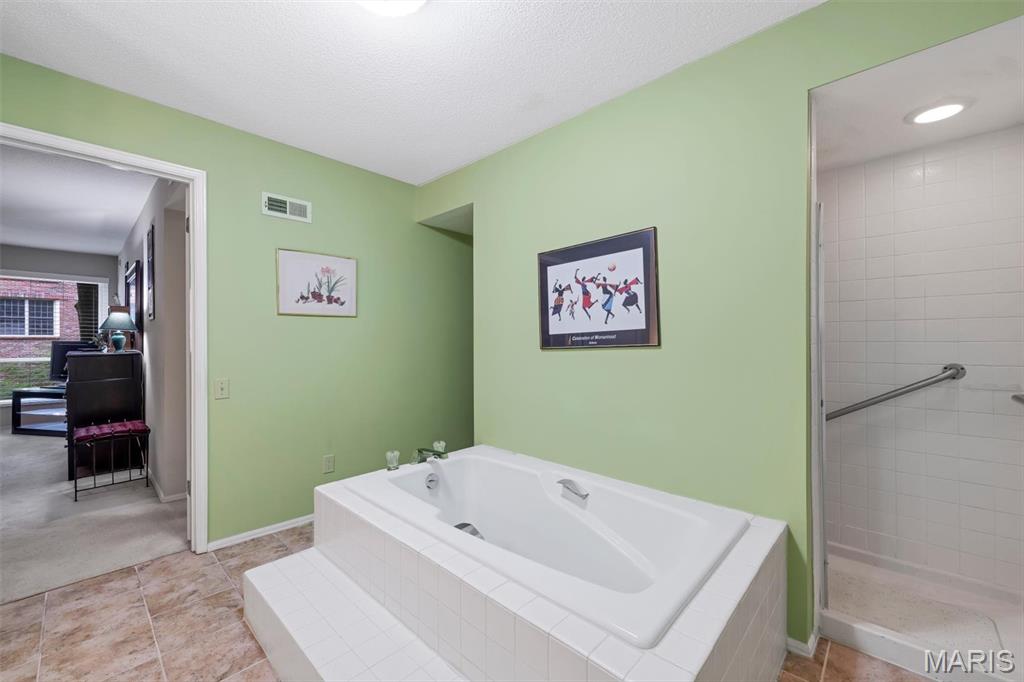 Coeur De Royale Condo Ph 2 1st - Residential