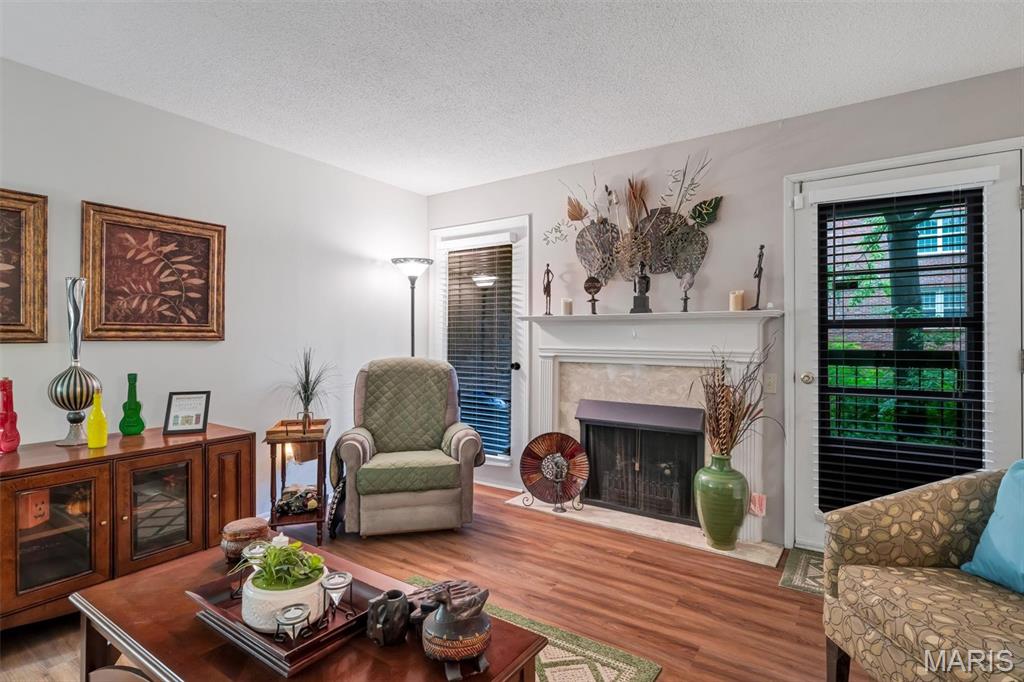 Coeur De Royale Condo Ph 2 1st - Residential