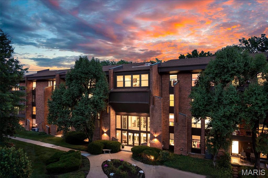 Enjoy easy main-floor living in this spacious 3-bedroom, 2-bath condominium offering comfort, convenience, and fantastic community amenities! The functional floor plan features a spacious kitchen with custom cabinetry, a pantry, electric stove, and an eat-in kitchen with a breakfast area. A separate dining room provides additional space for gatherings and entertaining.

The primary suite offers a private bath featuring a relaxing soaking tub and separate shower, along with a walk-in closet complete with custom built-in cabinetry for exceptional storage and organization. Two additional bedrooms provide flexibility for guests, family, or additional living space. An in-unit laundry area adds everyday convenience. A detached garage provides one dedicated parking space, with additional parking available directly in front of the condo.

Residents enjoy access to outstanding community amenities, including a clubhouse, tennis courts, and a sparkling in-ground pool. Conveniently located and designed for low-maintenance living, this condo offers the perfect blend of comfort and convenience.