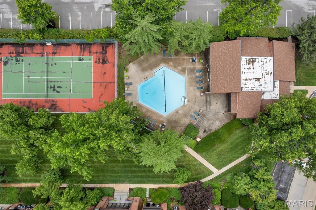 Coeur De Royale Condo Ph 2 1st - Residential