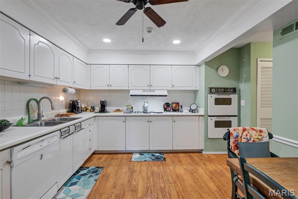 Coeur De Royale Condo Ph 2 1st - Residential