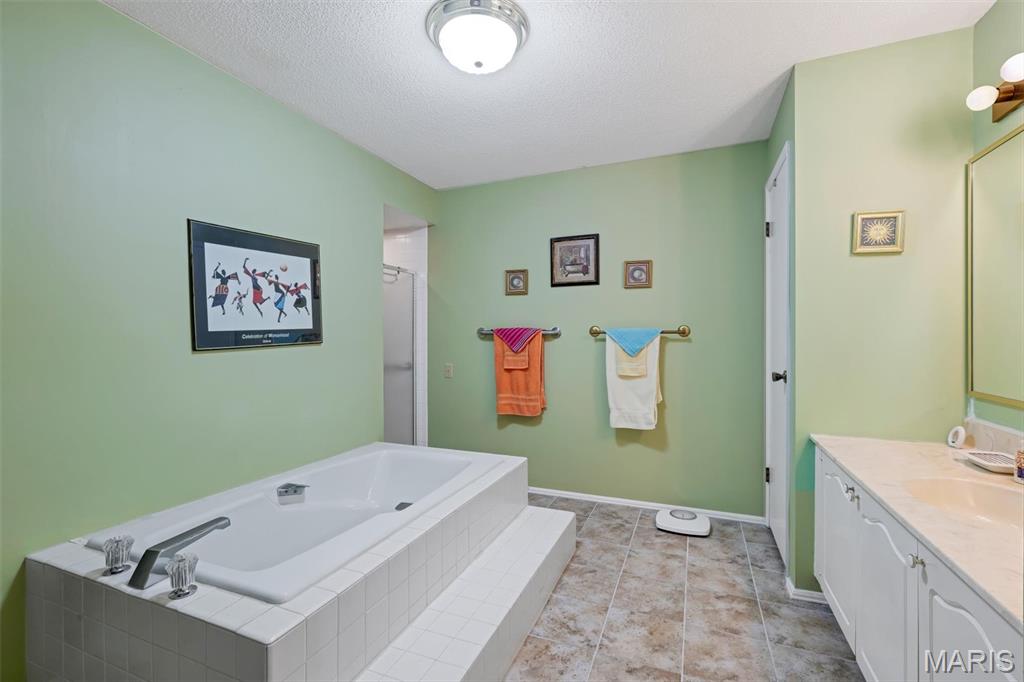 Coeur De Royale Condo Ph 2 1st - Residential