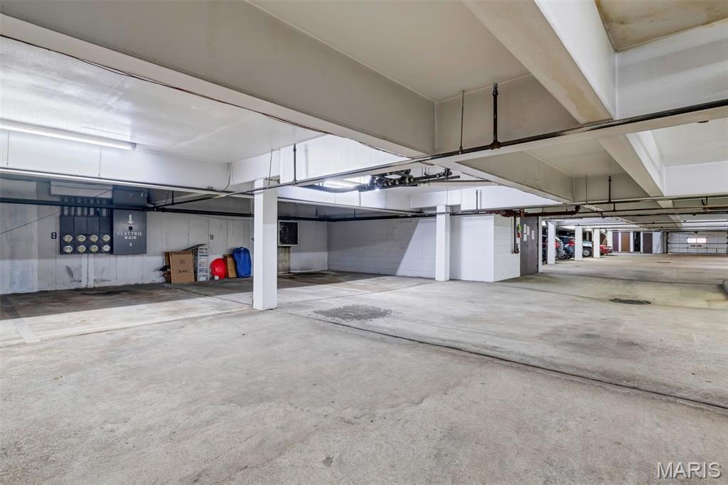 Coeur De Royale Condo Ph 2 1st - Residential