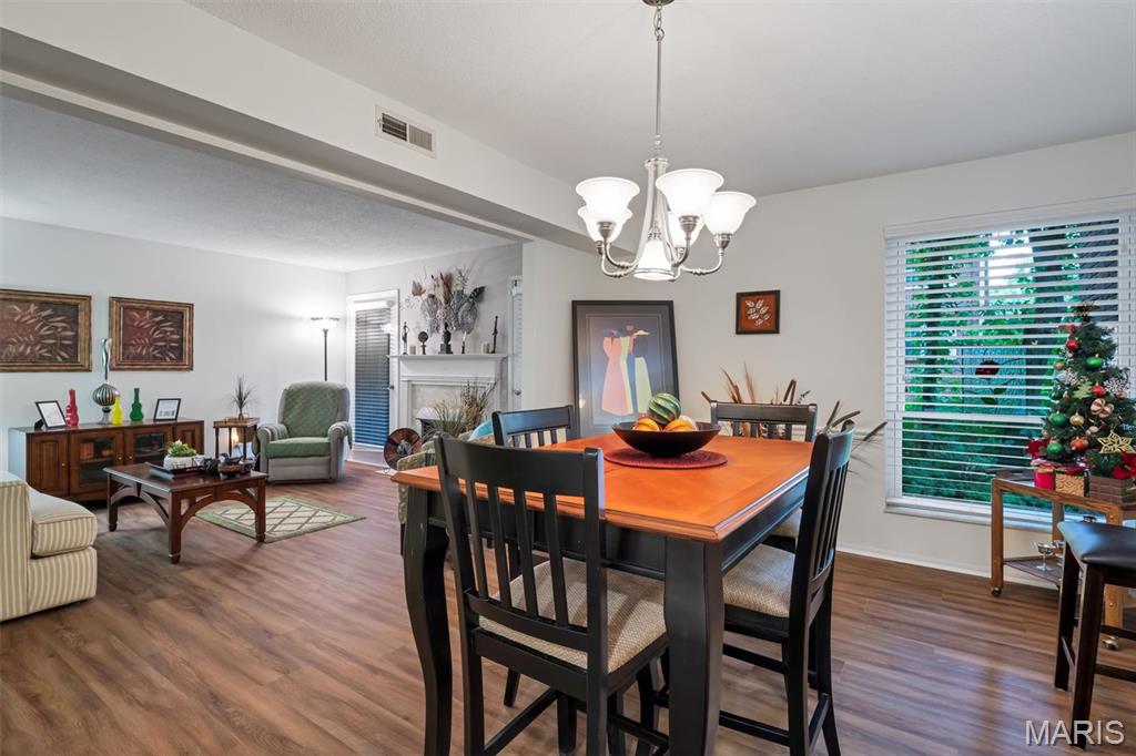 Coeur De Royale Condo Ph 2 1st - Residential
