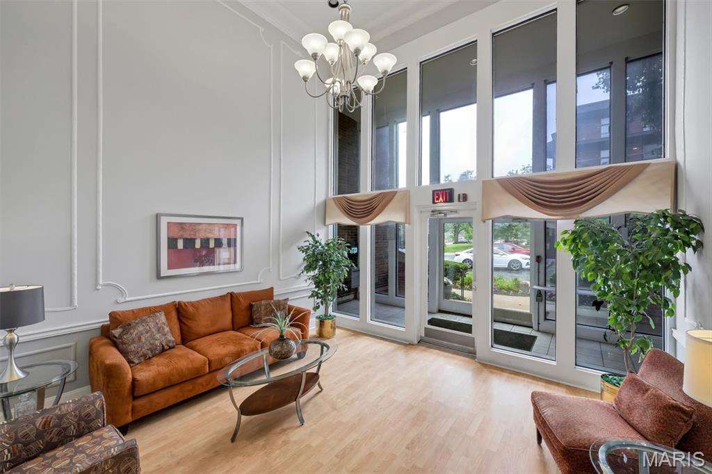 Coeur De Royale Condo Ph 2 1st - Residential