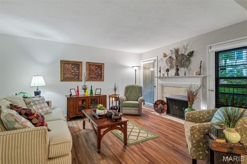 Coeur De Royale Condo Ph 2 1st - Residential