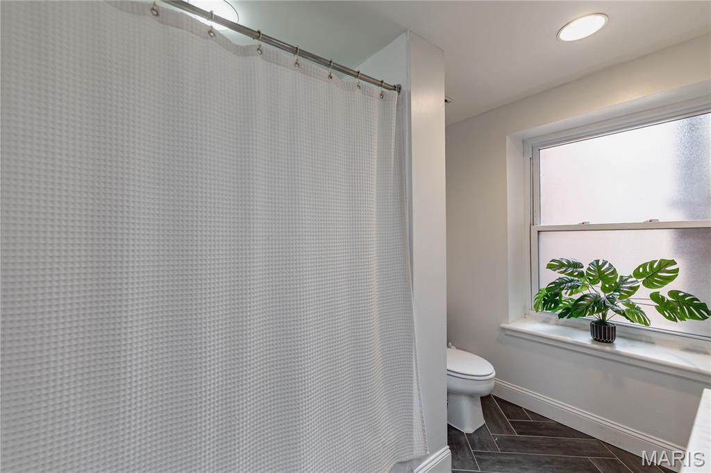 Hampshire Square Condo - Residential