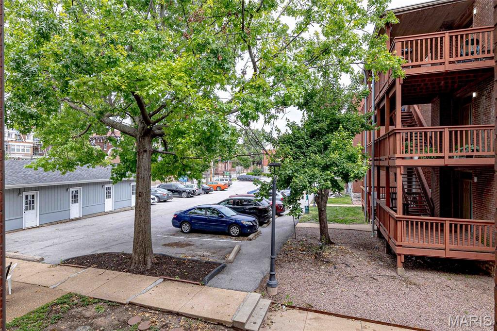Hampshire Square Condo - Residential