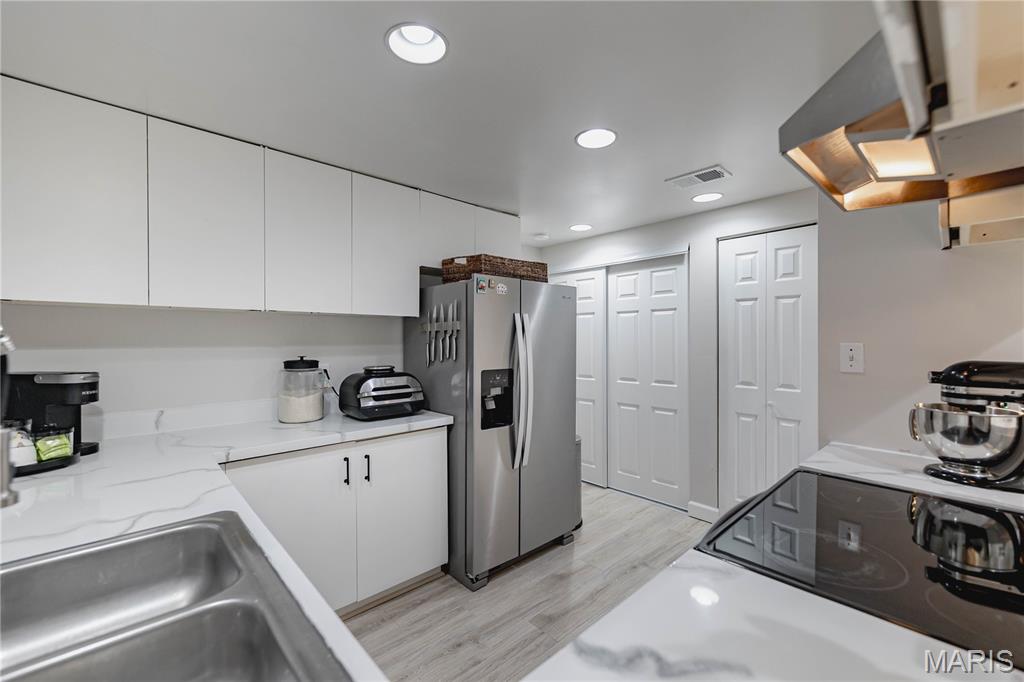 Hampshire Square Condo - Residential