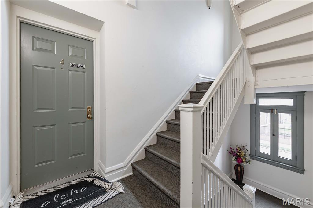 Hampshire Square Condo - Residential