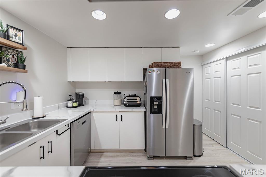 Hampshire Square Condo - Residential